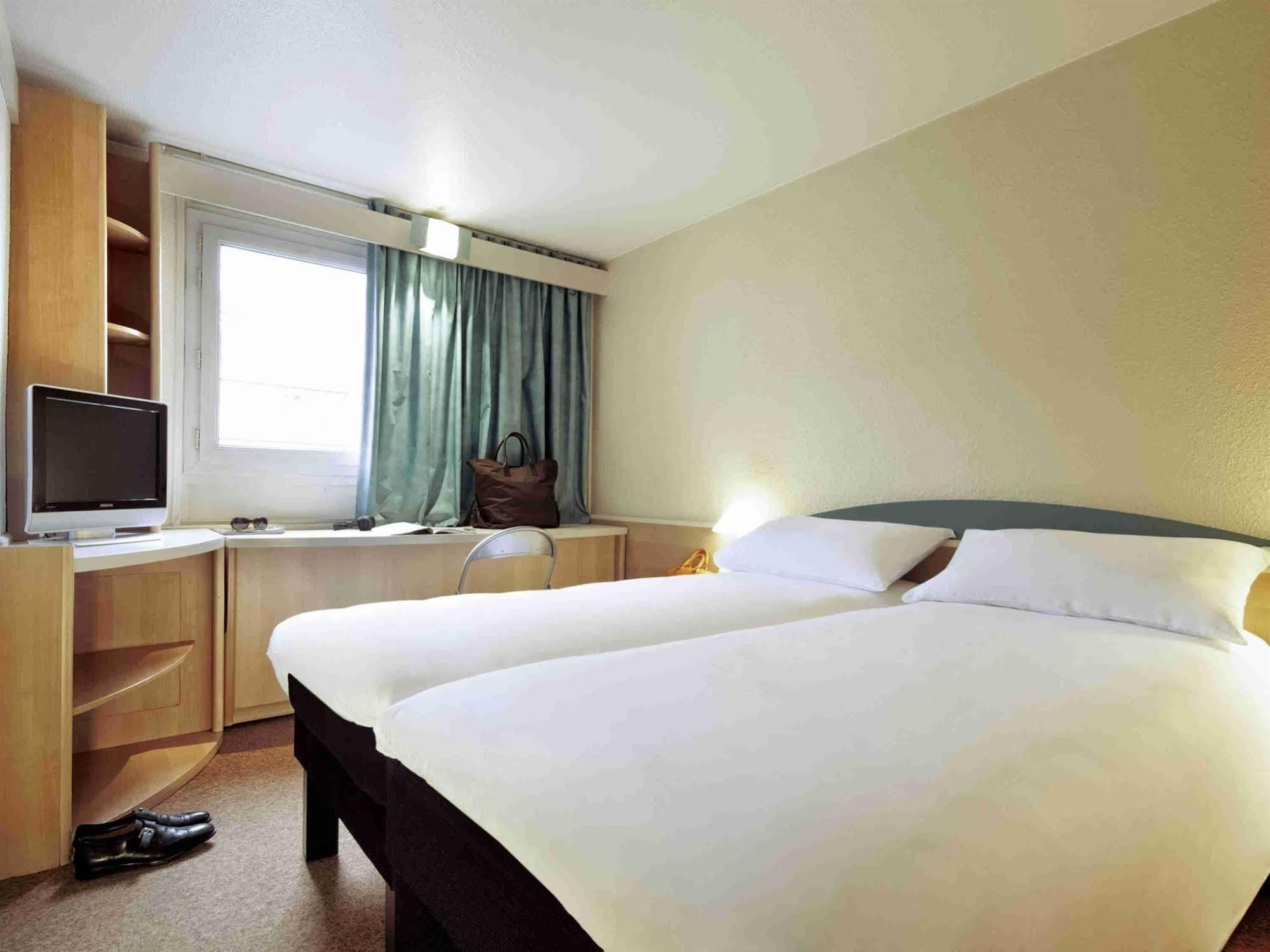 Ibis Styles Dinan Centre Ville Экстерьер фото