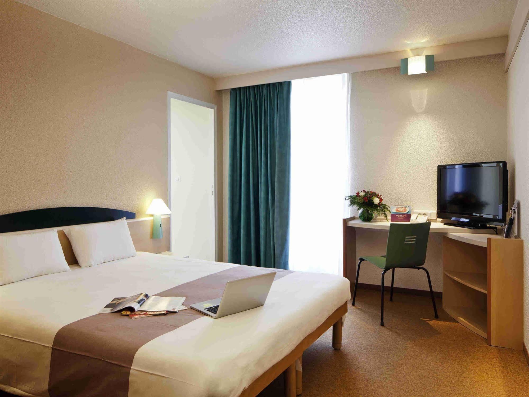 Ibis Styles Dinan Centre Ville Экстерьер фото