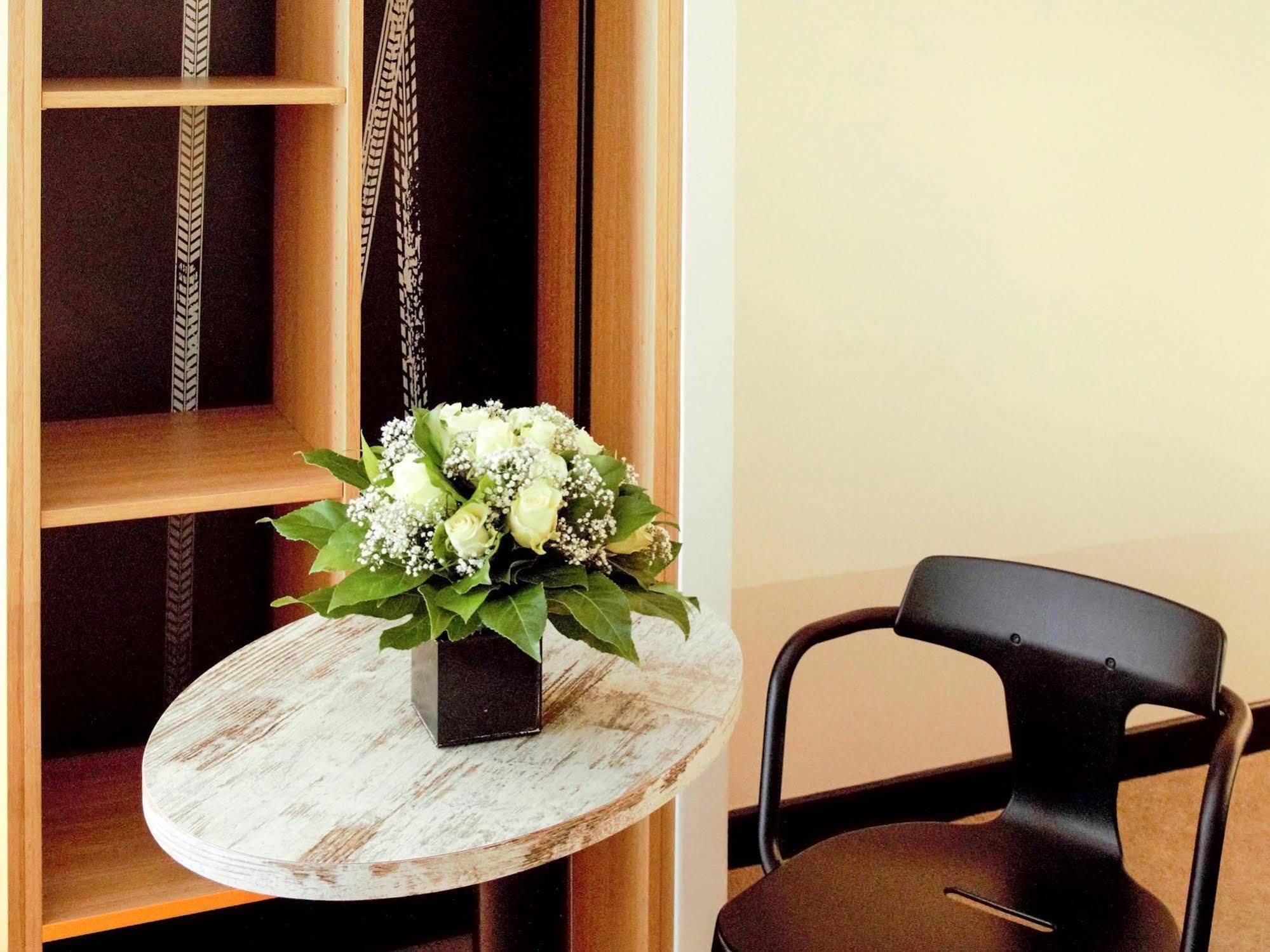 Ibis Styles Dinan Centre Ville Экстерьер фото